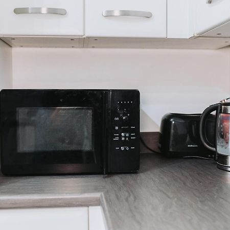 شقة Deluxe 2 Bed Flat In Patchway Near Aztec West And Cribbs Causeway بريستول المظهر الخارجي الصورة