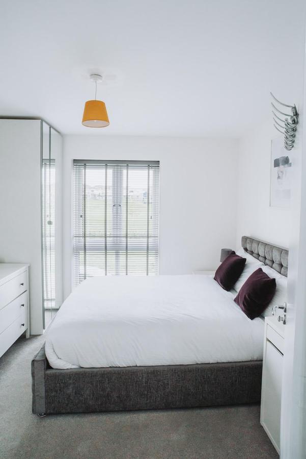 شقة Deluxe 2 Bed Flat In Patchway Near Aztec West And Cribbs Causeway بريستول المظهر الخارجي الصورة