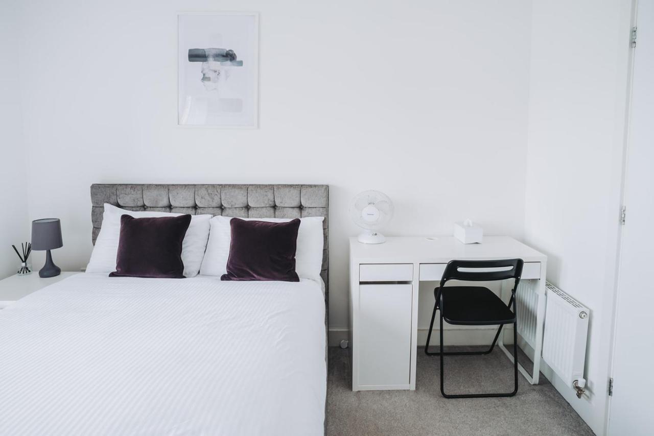شقة Deluxe 2 Bed Flat In Patchway Near Aztec West And Cribbs Causeway بريستول المظهر الخارجي الصورة