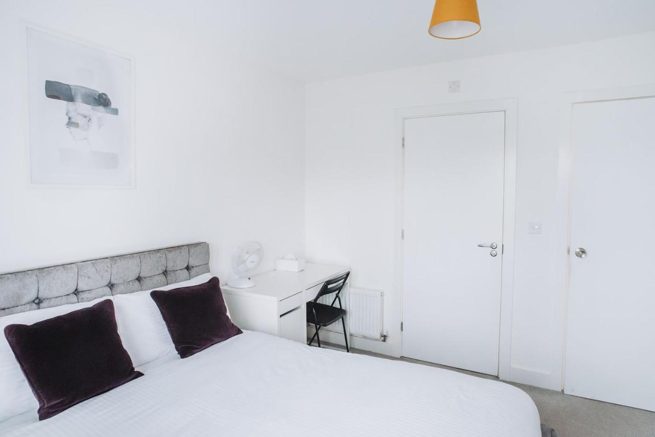 شقة Deluxe 2 Bed Flat In Patchway Near Aztec West And Cribbs Causeway بريستول المظهر الخارجي الصورة