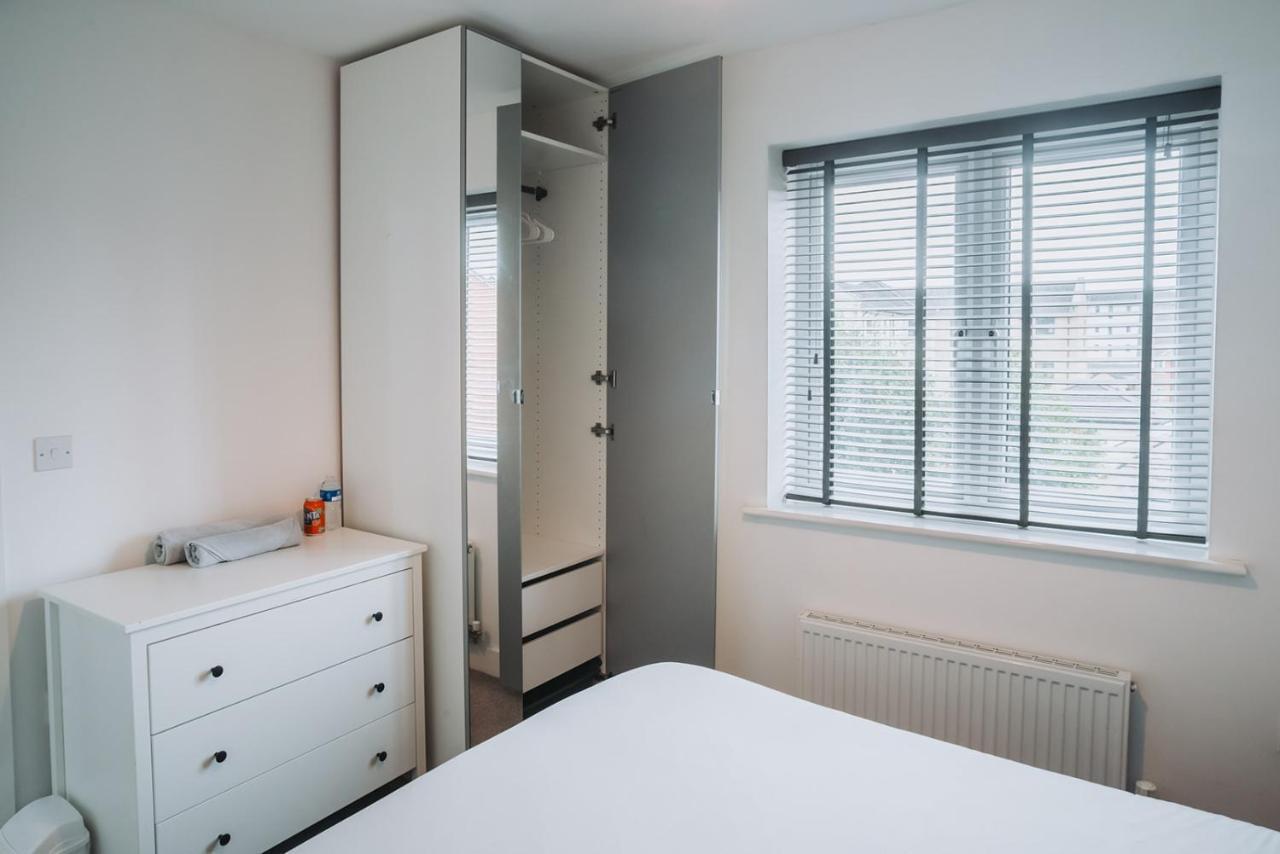 شقة Deluxe 2 Bed Flat In Patchway Near Aztec West And Cribbs Causeway بريستول المظهر الخارجي الصورة